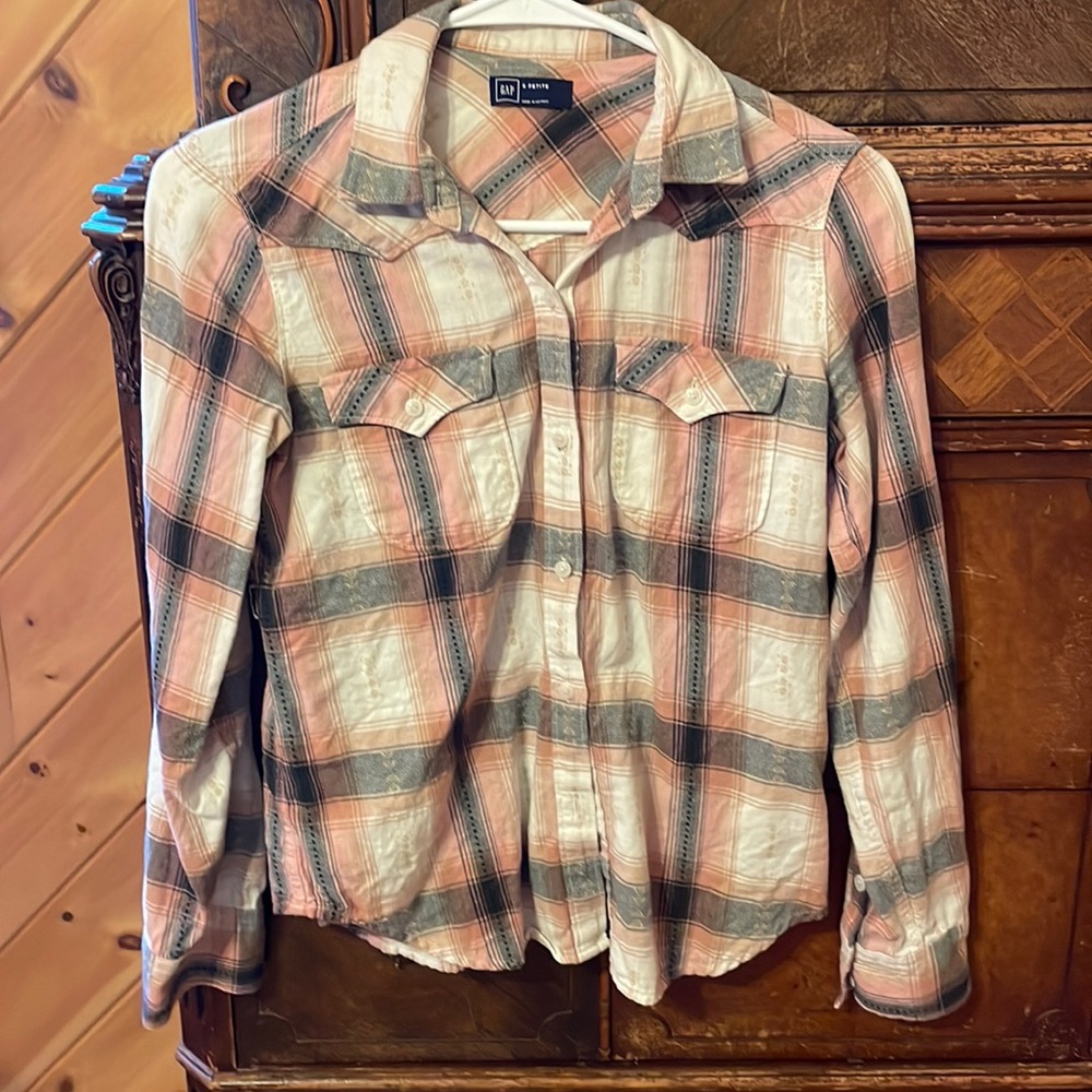 Gap Small Petite Flannel Button Down Shirt Pink and White